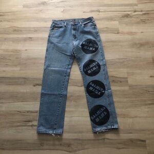 ROAMING MAMA Wrangler High Rise Blue Jeans with Black Accents